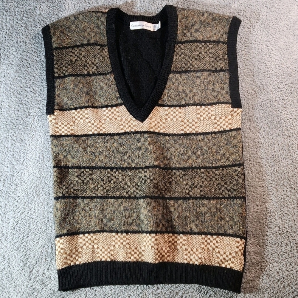 Cambridge Spirit Women’s V-Neck Sweater Vest Size Large Wool Blend Striped